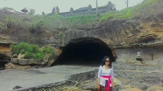 Luhur Srijong Temple